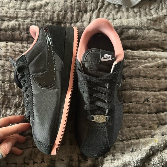 Nike Shoes - Nike Black & Pink Women's Low-Profile Retro Runner Sneakers